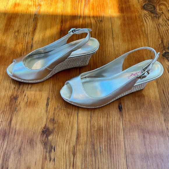Lilly Pulitzer Gigi Wedge Sandals Women's Gold Metallic Size‎ 8 EUC - Picture 2 of 15
